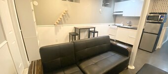 Unique, cozy & spacious basement apt close to NYC