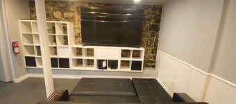Unique, cozy & spacious basement apt close to NYC