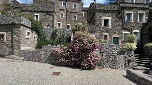 Exterior - 1 Bed Cottage Sleeps 4 Private Garden - Pool (Colletta)