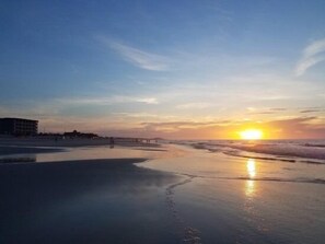 Una spiaggia nelle vicinanze