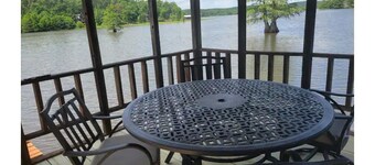 Honey Bear Lake House...rest for your soul