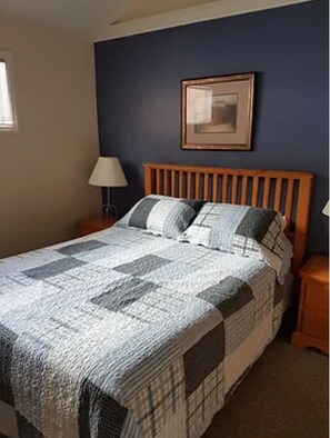 4 bedrooms, in-room safe, iron/ironing board, free WiFi