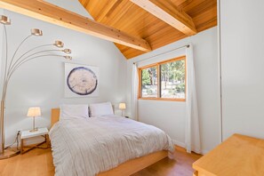 2 chambres, fer et planche à repasser, Wi-Fi gratuit, draps fournis