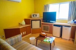 Room 15 | Individually decorated, individually furnished, free WiFi, bed sheets - Hotel Lucia at Maebashi Akagi (Maebashi)