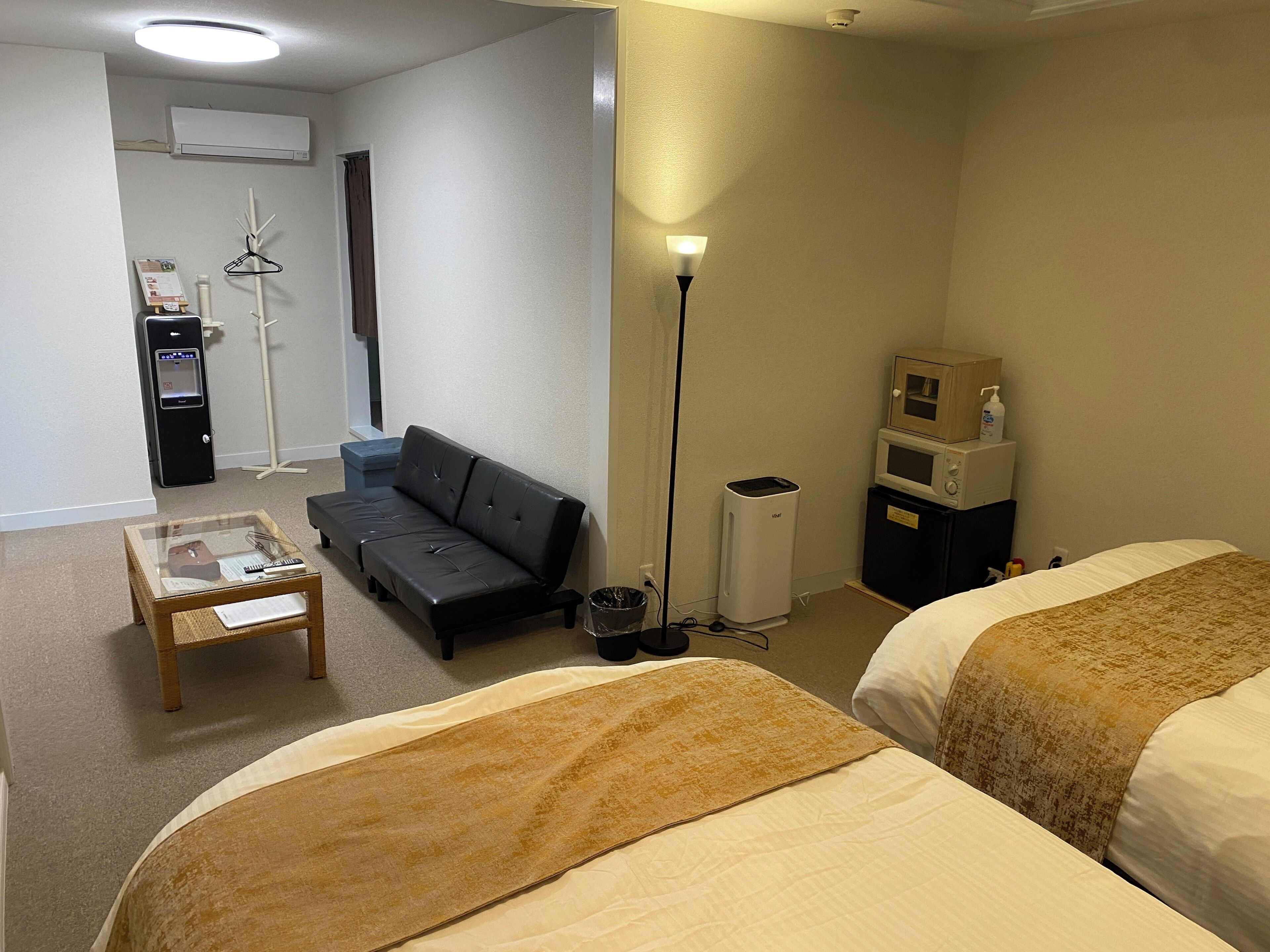 Decoración personalizada, muebles diferentes y wifi gratis 
