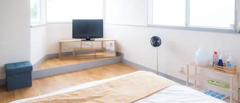 Habitación (Room 11, No Pets Allowed) | Decoración personalizada, muebles diferentes y wifi gratis