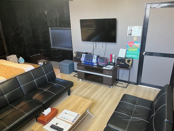 Kamer, niet-roken (Room 8, Small Dogs Only) | Individueel gedecoreerd, individueel gemeubileerd, gratis wifi
