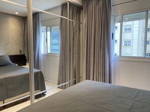 Apartamento conforto | 1 quarto, cortinas blackout, ferros/tábuas de passar roupa