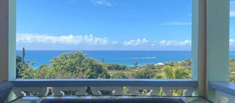 Breathtaking views 5min from the beach!