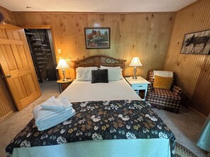 4 bedrooms, iron/ironing board, free WiFi, bed sheets - Cozy 4BR Cabin @ Beech Mtn - Skiing, Sledding, Views, Fireplace, Hot Tub, & Dogs (Beech Mountain)