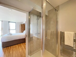 2 Schlafzimmer, Bügeleisen/Bügelbrett, Internetzugang