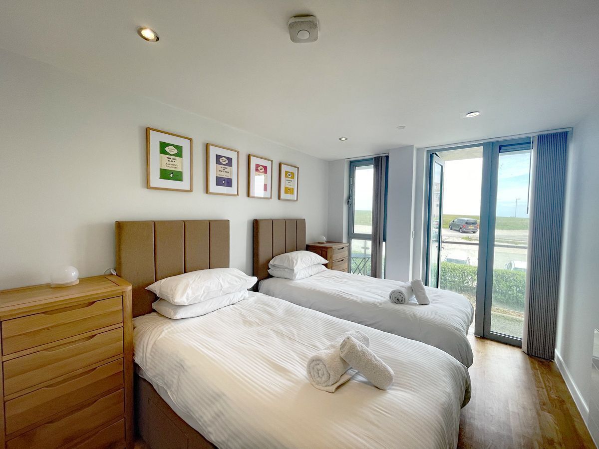 2 bedrooms, iron/ironing board, Internet