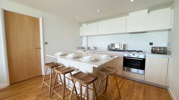 Fridge, microwave, dishwasher