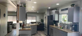 The Angler-A Spacious & Comfortable Lake Getaway
