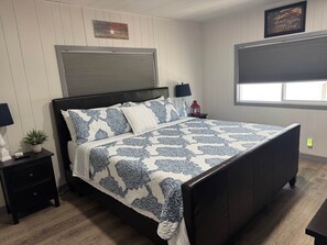 3 bedrooms, iron/ironing board, WiFi, bed sheets