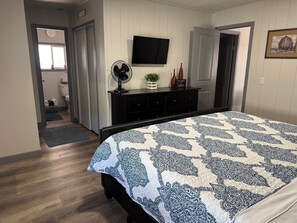 3 soverom, strykejern/-brett, wi-fi og sengetøy