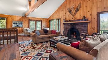 Televisor i llar de foc