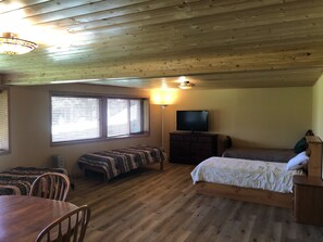 4 bedrooms, free WiFi, bed sheets