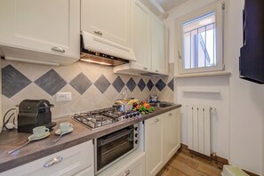 Appartement Familial, plusieurs chambres, côté montagne (La Casa Accanto With Shared Pool) | Cuisine privée