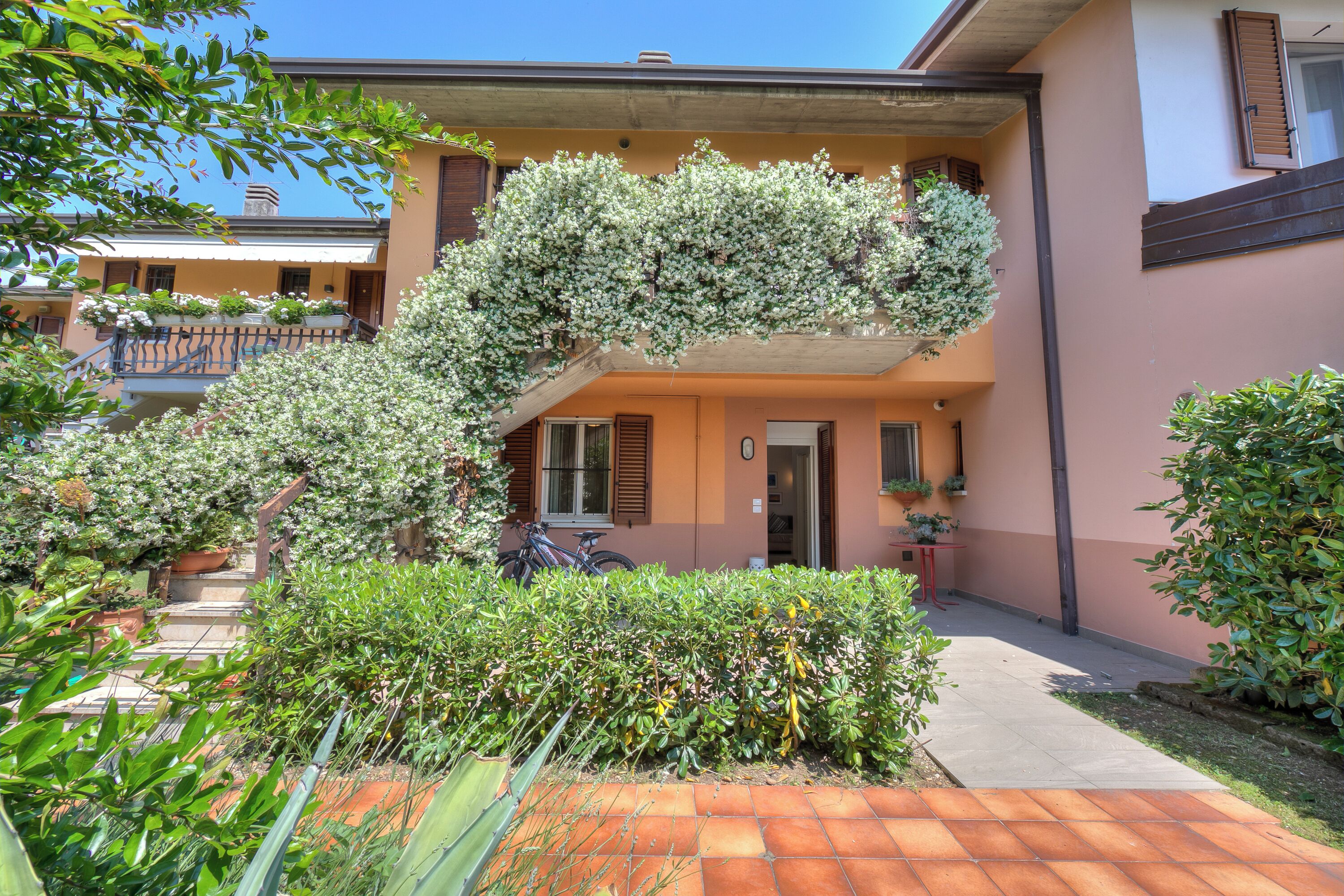 Family Apartment, Multiple Bedrooms, Mountainside (La Casa Accanto With Shared Pool) | Exterior