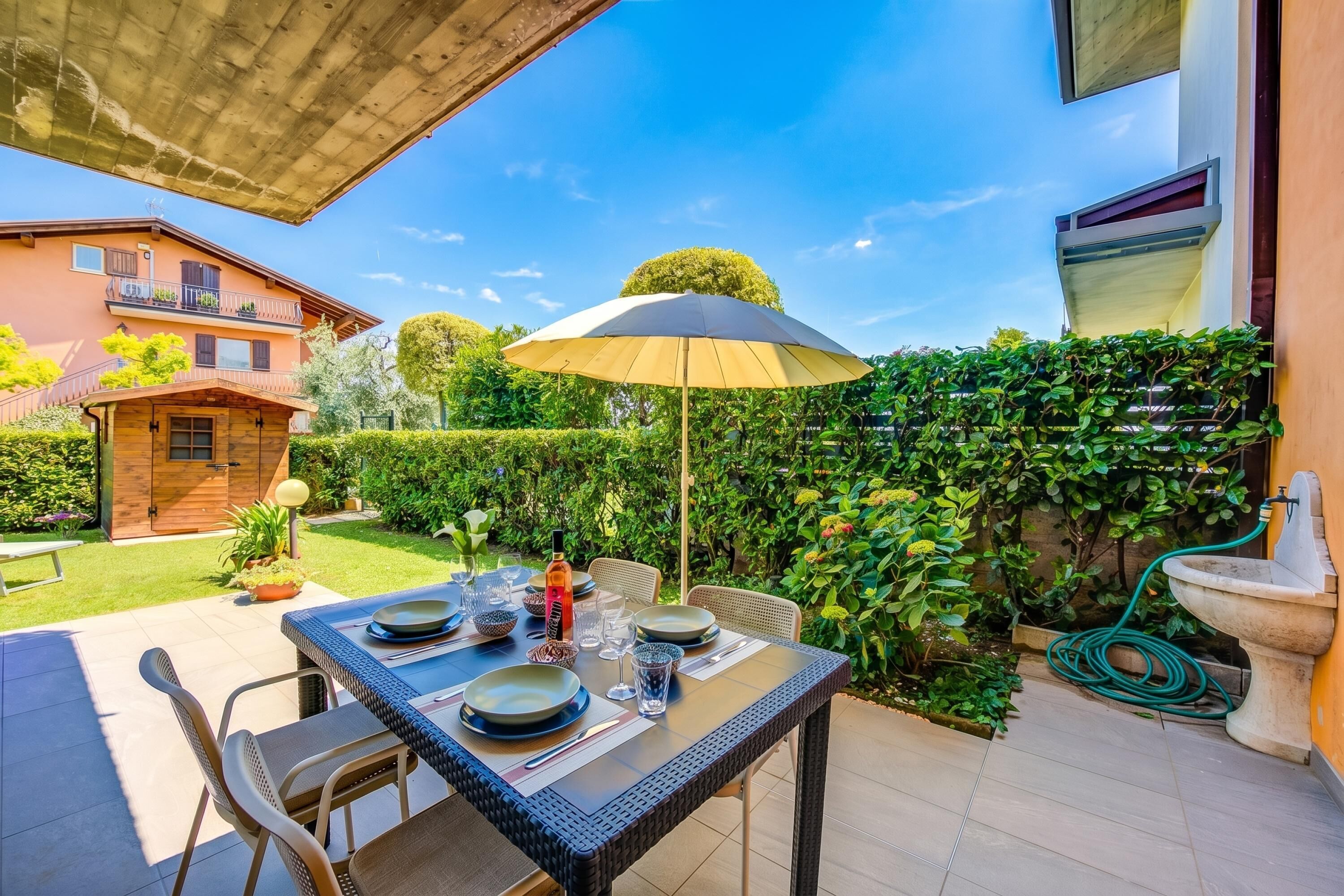 Family Apartment, Multiple Bedrooms, Mountainside (La Casa Accanto With Shared Pool) | Outdoor dining