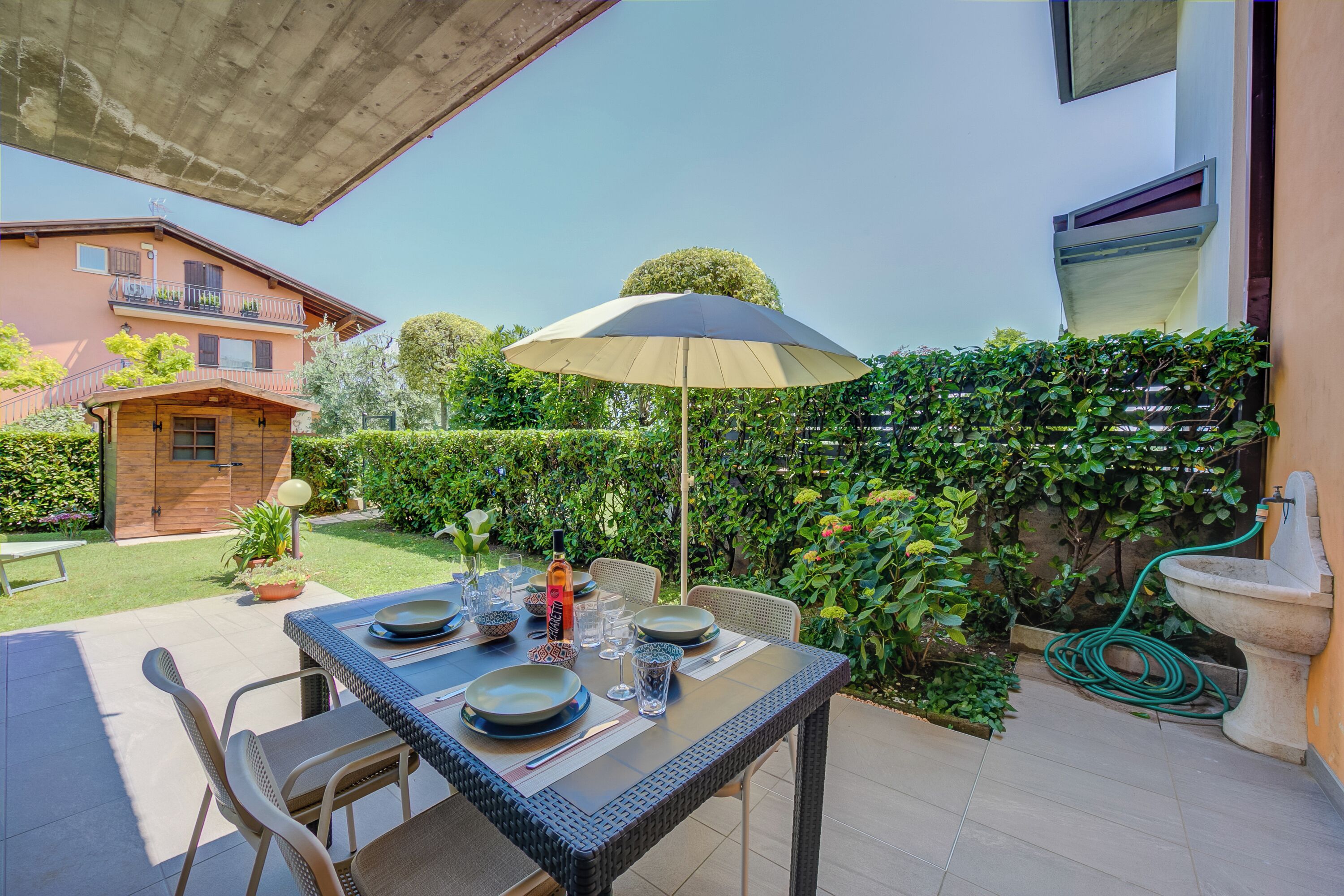 Familie appartement, meerdere slaapkamers, uitzicht op gebergte (La Casa Accanto With Shared Pool) | Buiten dineren