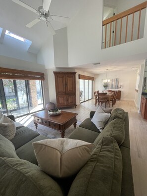 TV, fireplace, offices