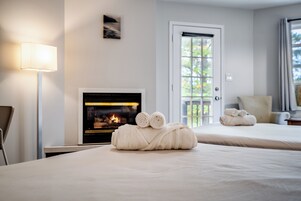 Suite | Free WiFi, bed sheets