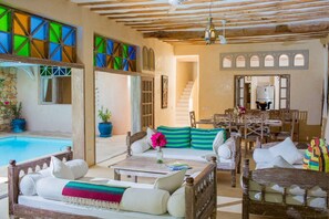 Interior - Beautiful 4 bdrm Beach House with pool, en-suite bathrooms, chef & housekeeper (Diani Beach)