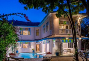 Pool - Beautiful 4 bdrm Beach House with pool, en-suite bathrooms, chef & housekeeper (Diani Beach)
