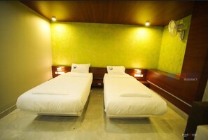 Deluxe Twin Room, Multiple Beds, Ensuite