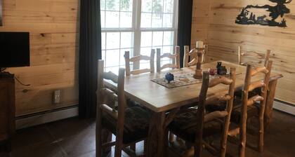 Cozy 3Bed 2Bath Cabin - Lodge / Snowmobile / UTV Rental Nearby