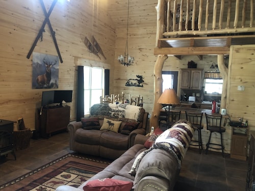 Cozy 3Bed 2Bath Cabin - Lodge / Snowmobile / UTV Rental Nearby