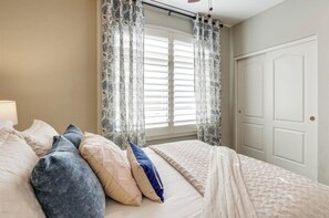 3 bedrooms, in-room safe, desk, iron/ironing board - Young Desert Oasis with Heated Pool in Estrella Mountain Ranch (Goodyear)