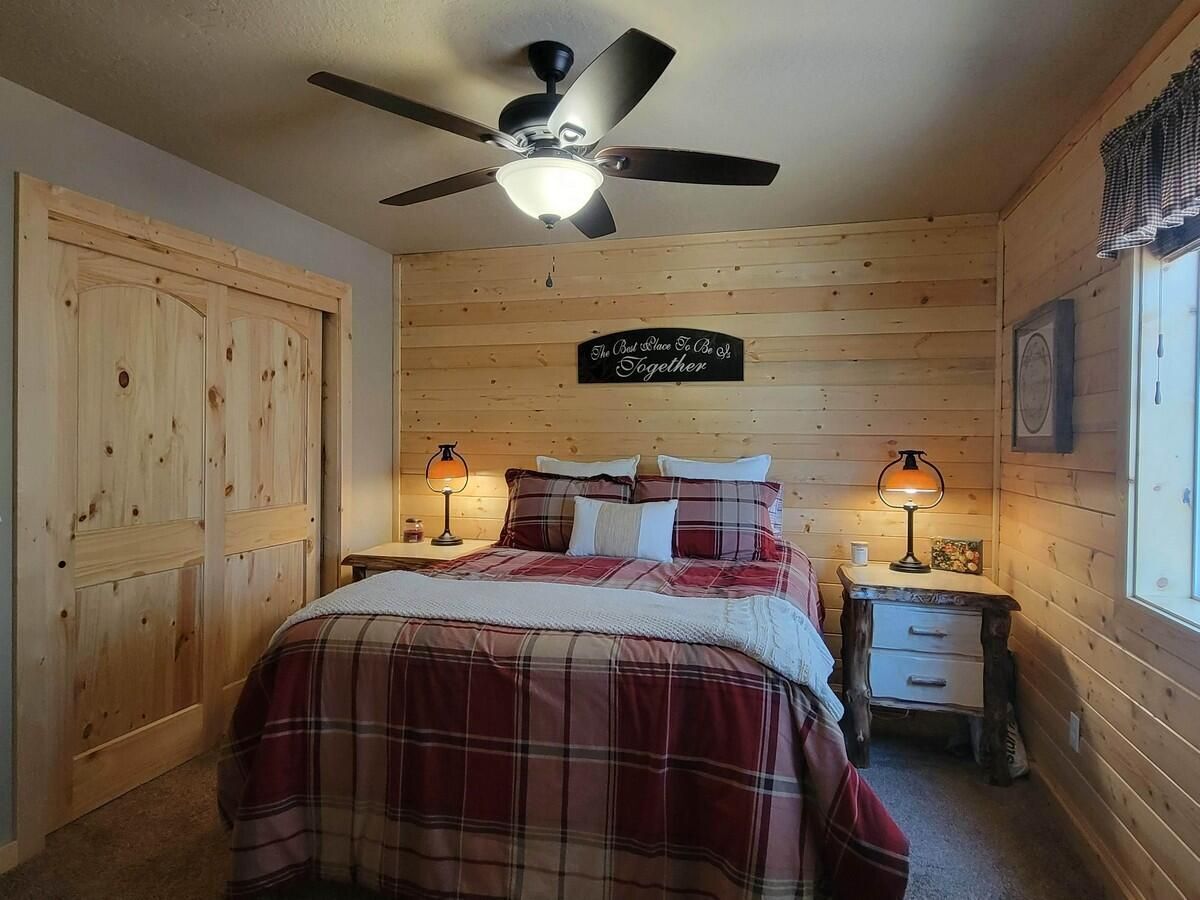 4 bedrooms, desk, free WiFi, bed sheets