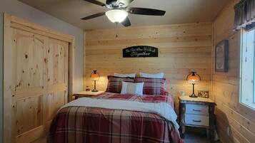 4 bedrooms, desk, free WiFi, bed sheets