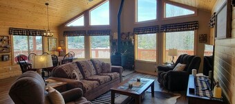 Escape to Duck Creek Haven Private Fully Furnished Cabin Tucked Serene Mountains