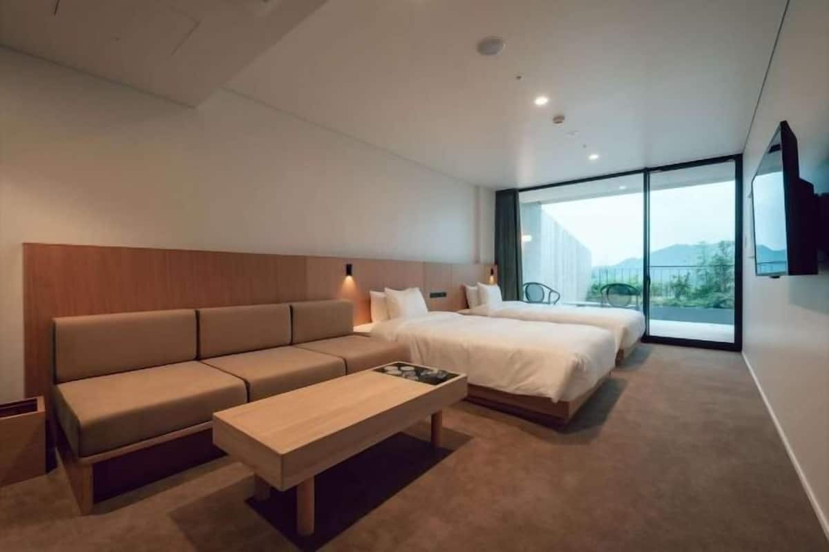 1 bedroom, in-room safe, free WiFi, bed sheets