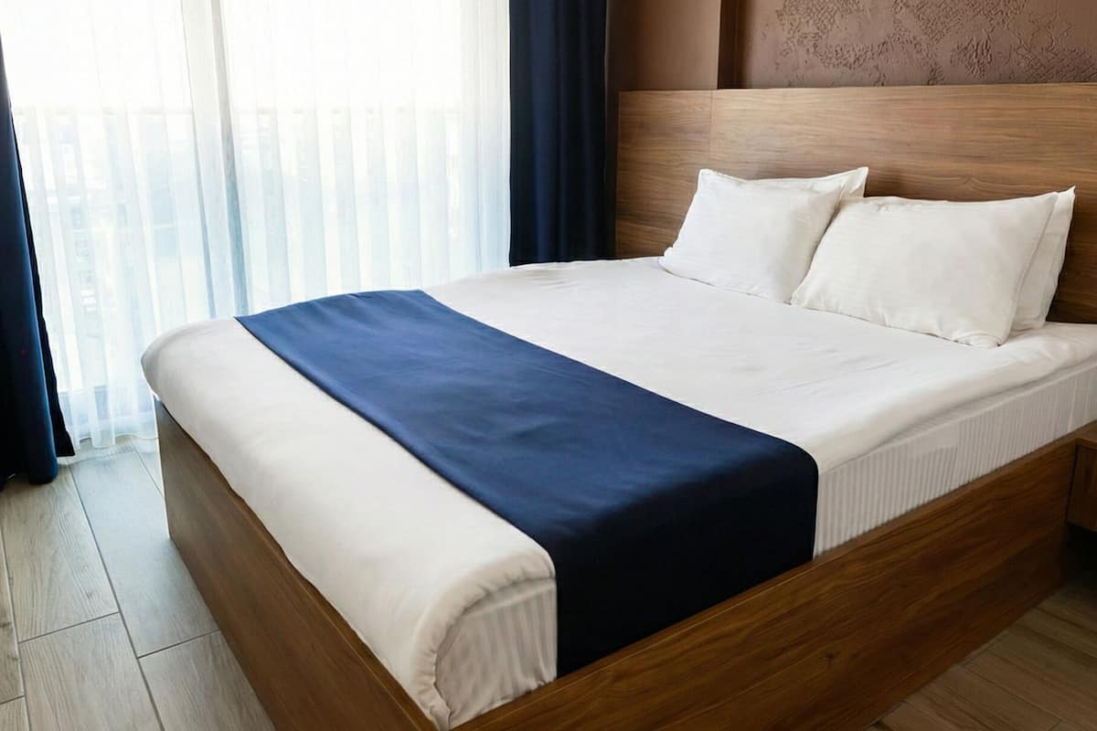 Business Room | Minibar, desk, laptop workspace, soundproofing