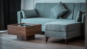 82-inch LCD TV with cable channels, TV, heated floors