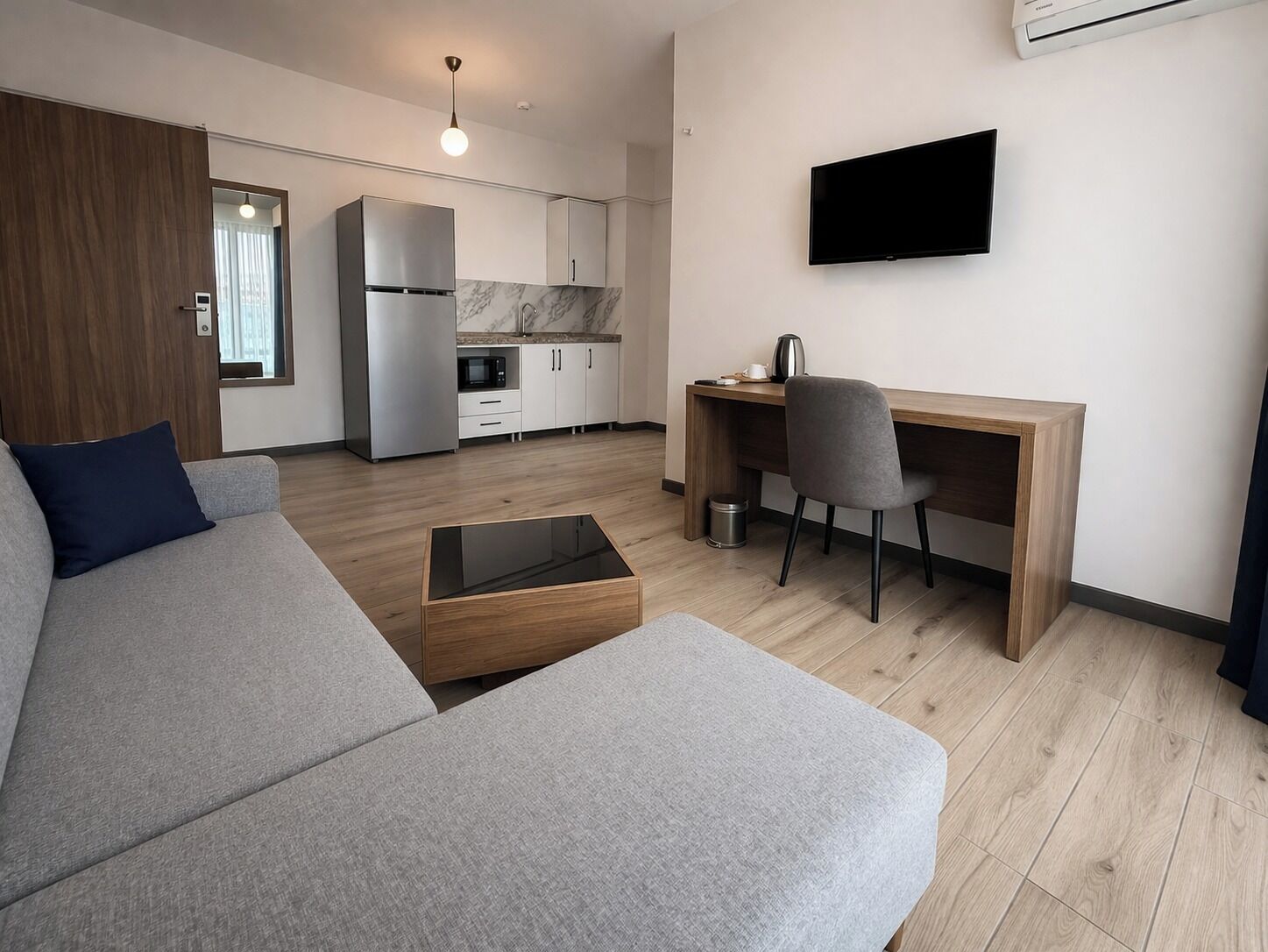 Studio Suite, City View | Premium bedding, down comforters, Select Comfort beds, minibar