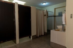 Salle de bain commune