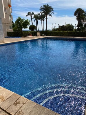 Pool - Beautiful and cheerful apartment  with communal pool in Altea, Costa Blanca, Spain for 3 persons (Altea)