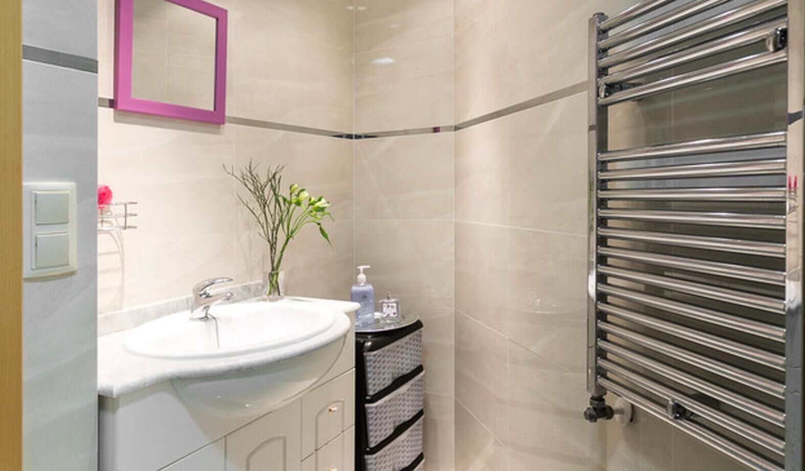 Shower, towels