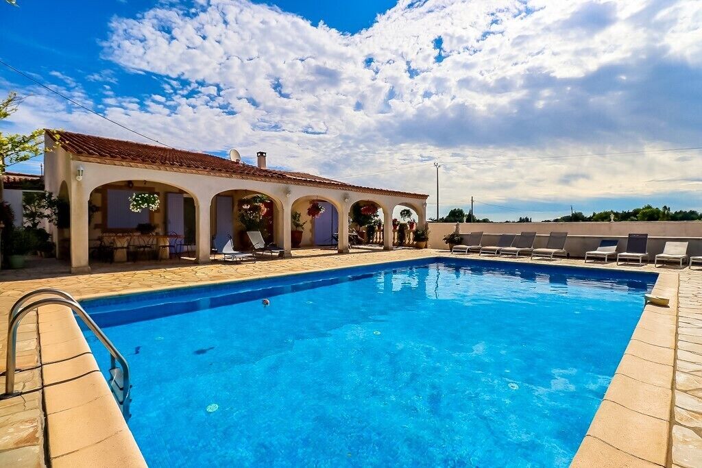 Ulkouima-allas, lämmitetty uima-allas