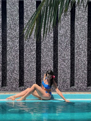 Outdoor pool, pool loungers