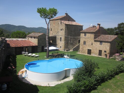Amazing  House Within the Castle of Pianettole, Anghiari 30mins from AREZZO
