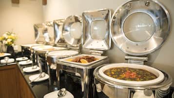 Daily buffet breakfast (SAR 30 per person)