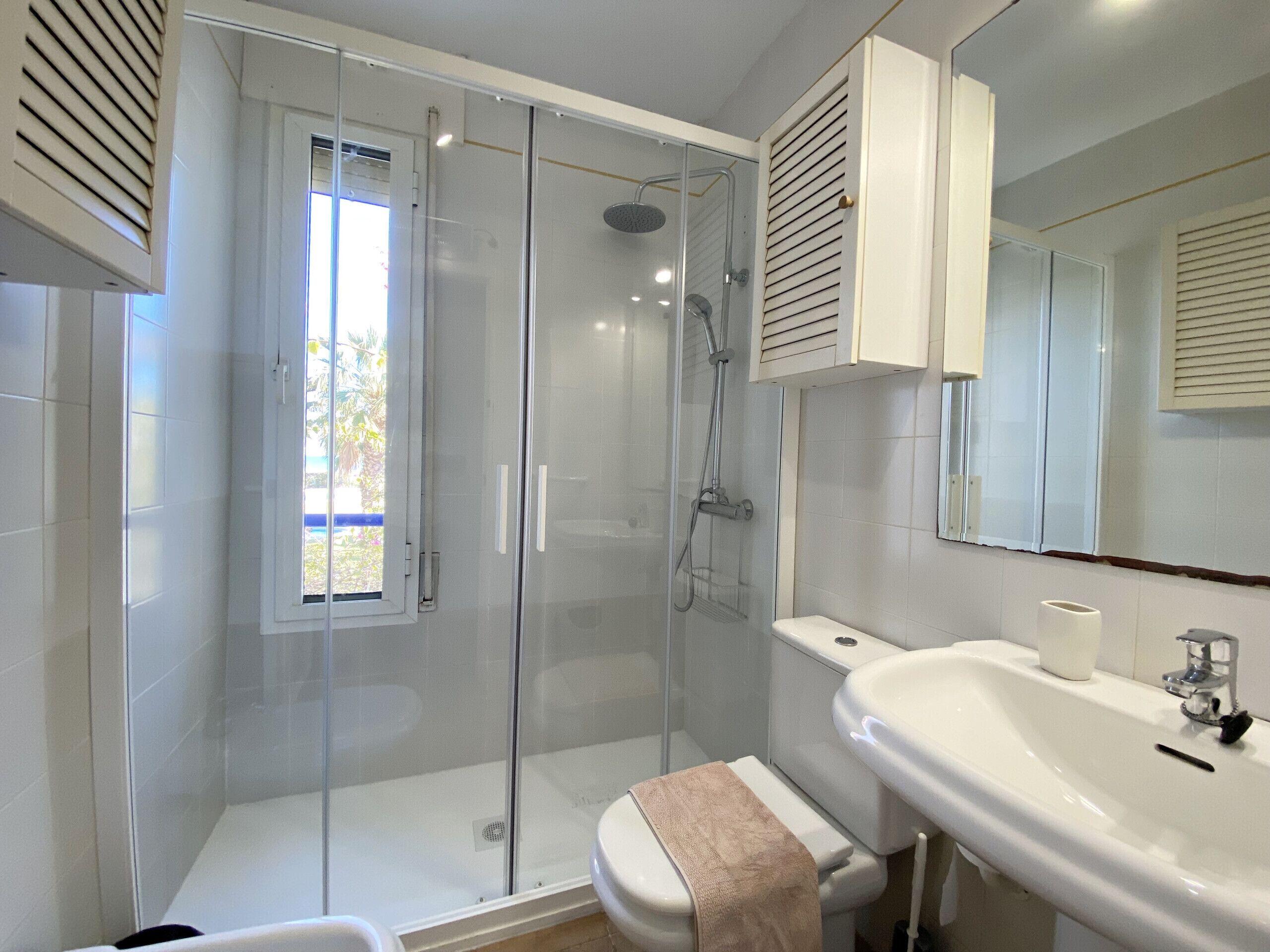 Baignoire, serviettes fournies
