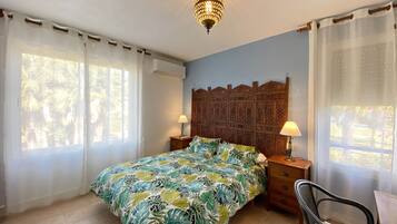 4 bedrooms, iron/ironing board, free WiFi, bed sheets